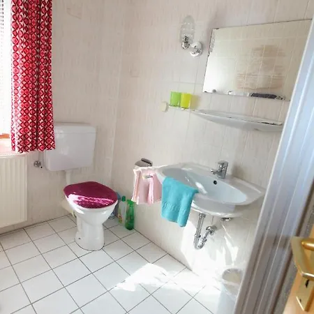 Haus Gruene Insel - *