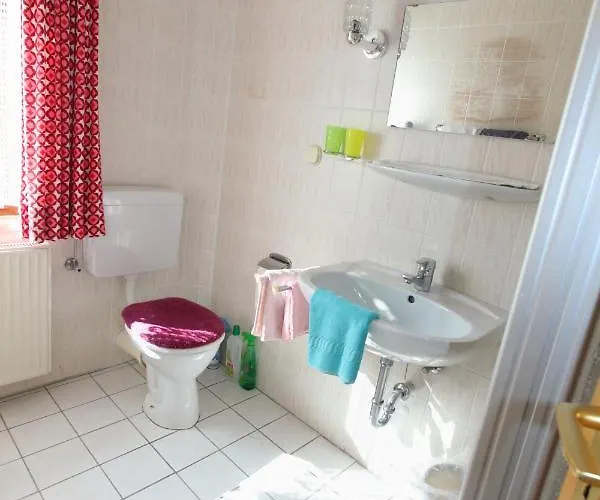 Haus Gruene Insel - *